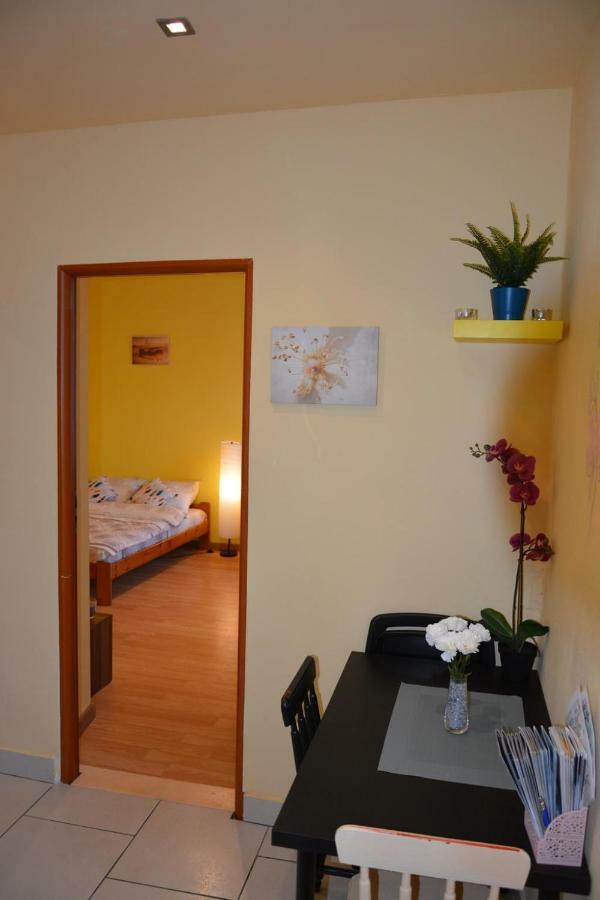 Appartamento Miracool Apartament Cracovia Esterno foto